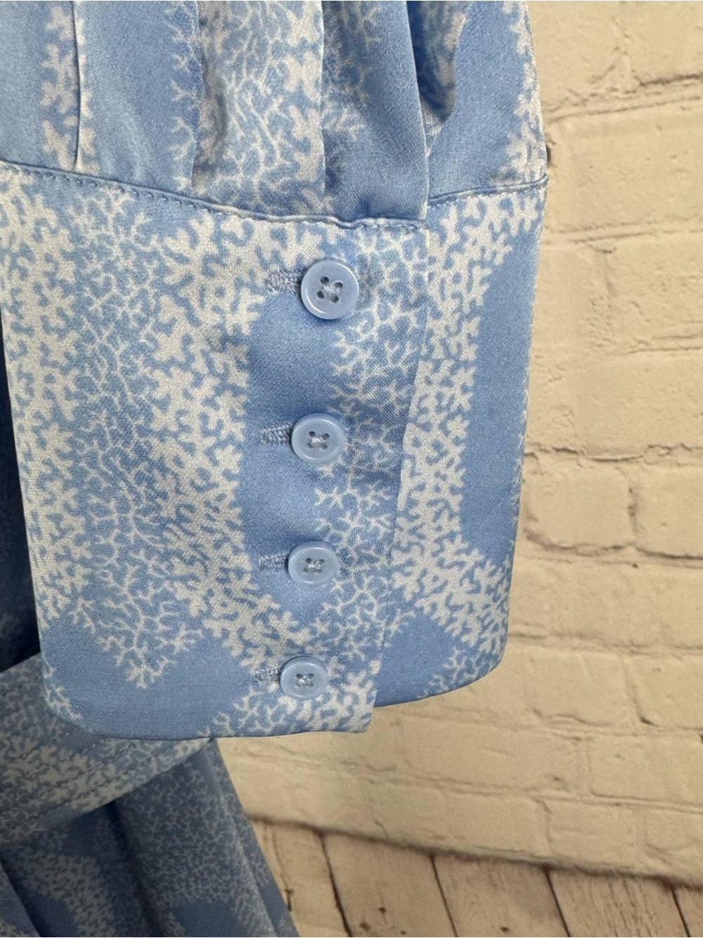 Equipment Fanetta Wrap Dress in Blue and White Long Sleeves Luxury Feel Size 4 - Picture 6 of 10